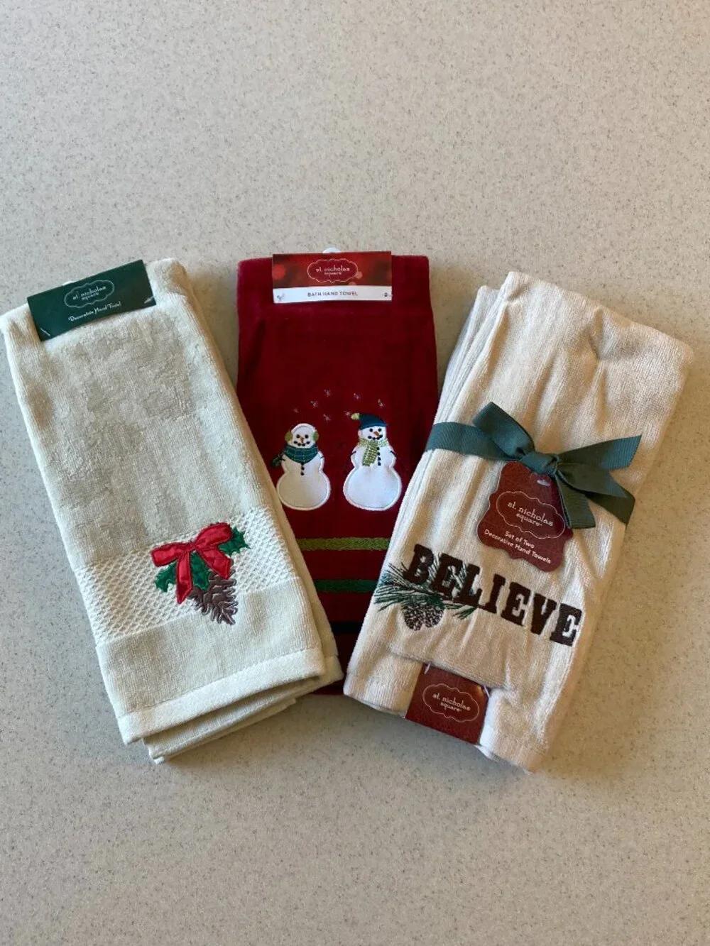 NWT St. Nicholas Hand Towels 4 pc. Set - Holiday Theme Snowmen 